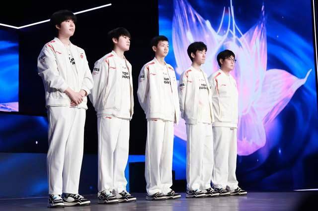 Cryin：MSI队伍，我觉得是BLG、TES和JDG三选二48亮388回复英雄联盟(msi是哪些队伍)